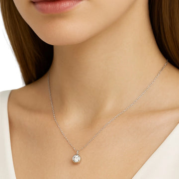 Solitaire Shine Necklace